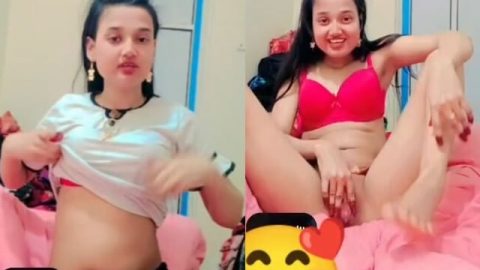 Cute Indian cam girl naked pussy showing again