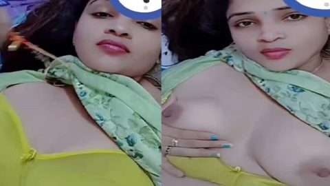 Mast maal topless on video call to boyfriend