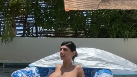 Arab Queen Mia Khalifa Topless In Beach Shows Her Big Boobs Desi Porn MMS
