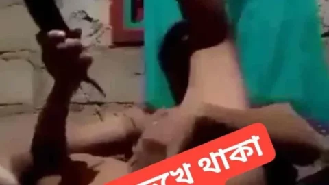 Gaon ki ladaki Baigan chut me dalti hui HD Porn