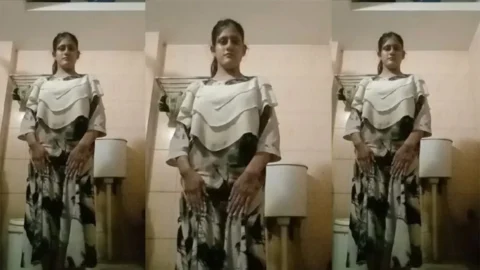 Horny Girl Full Nude Masturbating with a Brinjal In bathroom Desi Porn MMS