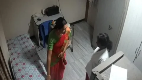 Tamil Aunty's Nurse Apply Cream Message On Clinic Desi Sex HD Porn