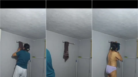 SPYING ON DESI MON SIS SECRETLY CAPTURED NUDE BY SON HD Porn